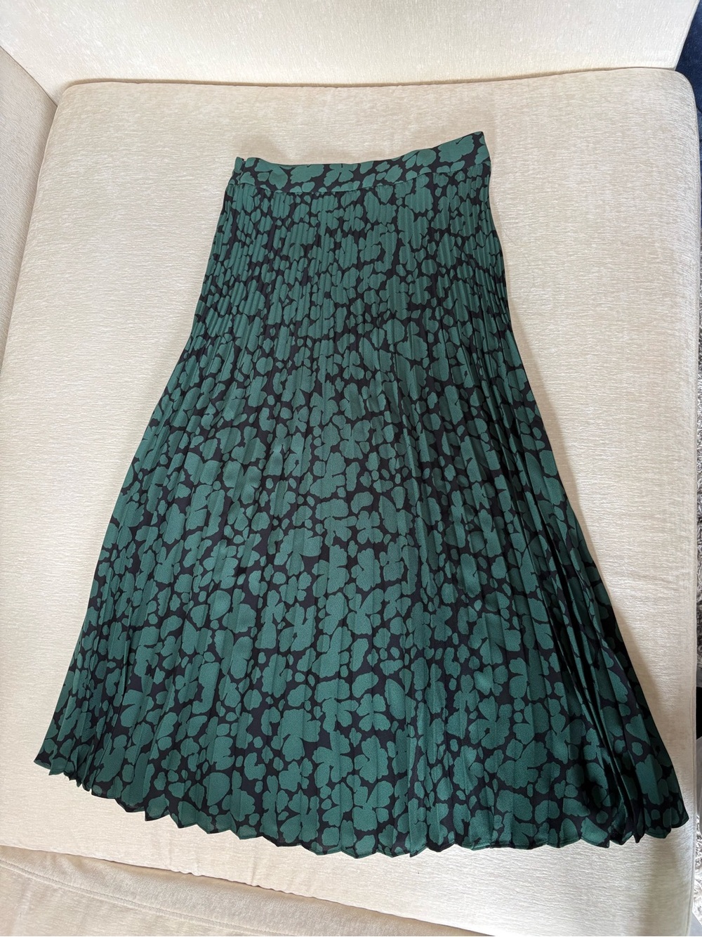Boden Green Black Floral Pleated Midi Skirt Size 4 / Small